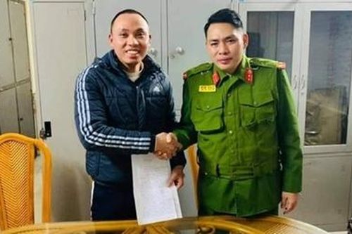 Cảnh sát 113 trao trả tài sản cho người đánh rơi