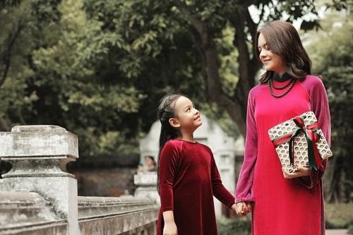 Phạm Quỳnh Anh bồi hồi khi cùng con gái trở về Hà Nội những ngày cận Tết