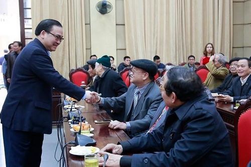 Hà Nội mong muốn các đồng chí nguyên lãnh đạo thành phố góp ý xây dựng Thủ đô