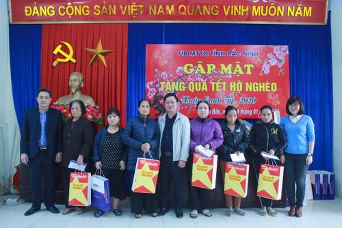 Xuân ấm đậm nghĩa tình