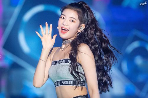 10X sở hữu nét đẹp lai giữa Jennie (Black Pink) và Irene (Red Velvet)