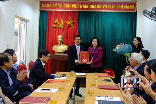 Trao Quyết định bổ nhiệm 2 Phó Trưởng ban Đảng Thành ủy