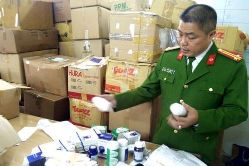 Bắt hơn 2 tấn tân dược giả ở Hà Nội