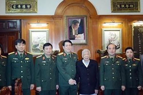 Đại tướng Lương Cường thăm, chúc Tết các đồng chí nguyên lãnh đạo Đảng và Tổng cục Chính trị