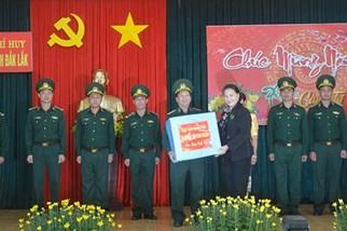 Chủ tịch Quốc hội Nguyễn Thị Kim Ngân dự chương trình 'Xuân Biên phòng ấm lòng dân bản'