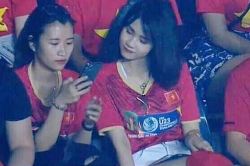 Cô gái gây 'bão' mạng khi xuất hiện trên khán đài trận U23 Việt Nam - Jordan