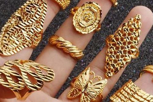 Giá vàng hôm nay: Lùi về ngưỡng 43 triệu đồng/lượng
