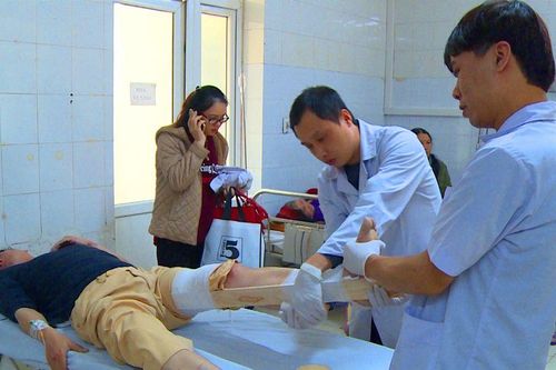 Bị 'tuýt còi', đối tượng 'thông chốt' khiến một cảnh sát bị thương