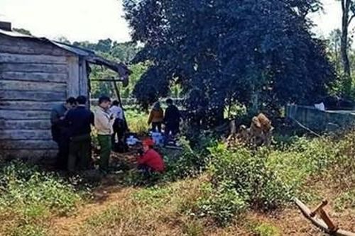 Bàng hoàng phát hiện một thi thể cháy đen trong rẫy