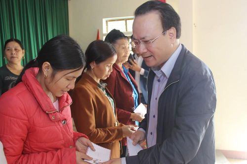 Đoàn công tác tỉnh chúc Tết lực lượng vũ trang, đối tượng chính sách, người nghèo tại Thanh Chương