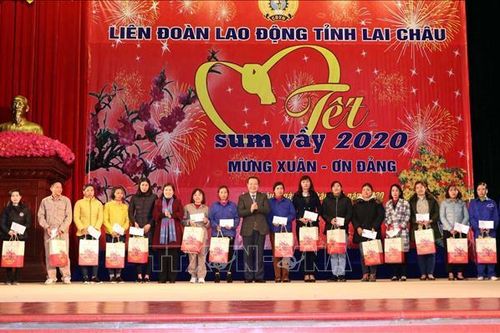 'Tết sum vầy - Mừng Xuân, ơn Đảng' tại Lai Châu