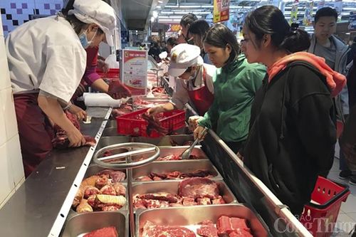 Giá thịt lợn giảm, sức mua vẫn không tăng