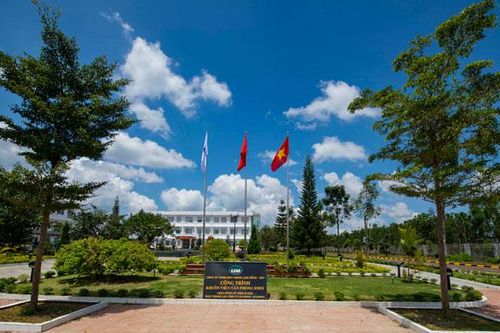 Mồ hôi thấm đất, đất đã nở hoa