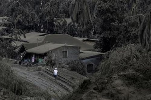 Hơn 30 nghìn người di tản, Philippines tê liệt vì tro bụi núi lửa