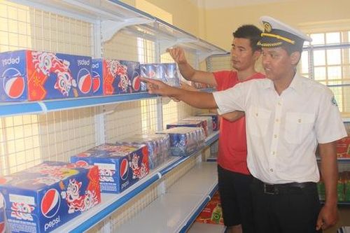 Độc đáo siêu thị Việt Nam trên Biển Đông