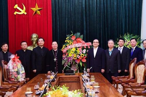 Tổng Giám mục Tổng Giáo phận Hà Nội chúc Tết Đảng bộ và UBND thành phố