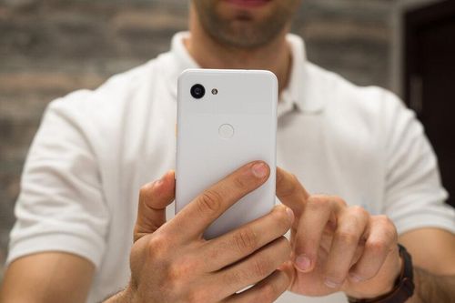 Vì sao smartphone tầm trung hấp dẫn hơn máy cao cấp?