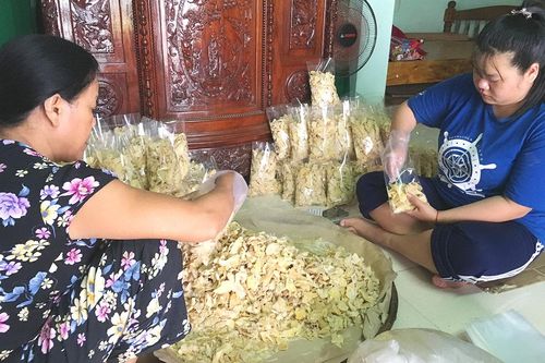 Cay cay hương nồng mứt gừng xứ Huế