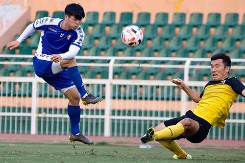 Công Phượng ra mắt, TPHCM vẫn thua trận