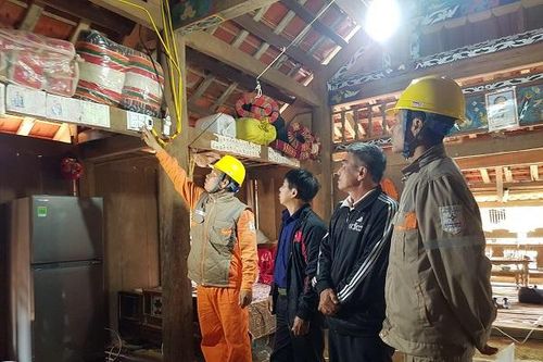 Sơn La: 4 bản cuối cùng thuộc huyện Yên Châu đã được cấp điện lưới quốc gia