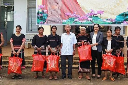Câu lạc bộ 'Phụ nữ với nhạc cụ dân tộc'