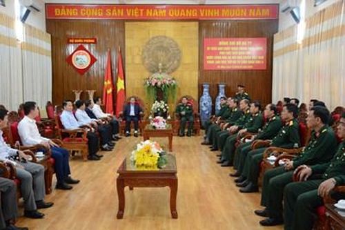 Phó chủ tịch Quốc hội Đỗ Bá Tỵ thăm, làm việc tại Bộ tư lệnh Quân khu 5