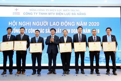 Tập trung đầu tư hạ tầng lưới điện phục vụ các dự án, công trình trọng điểm