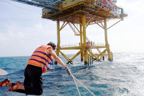 Gác niềm vui riêng giữ chủ quyền biển, đảo