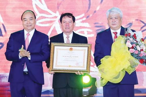 Thủ tướng Nguyễn Xuân Phúc: Trà Vinh sẽ trở thành trụ cột trong phát triển kinh tế ở ĐBSCL