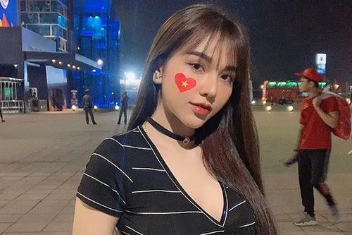 Sang Thái cổ vũ U23 Việt Nam, bạn gái Hoàng Đức 'toang' tại Bangkok