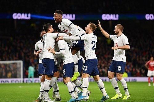 Tottenham chật vật vào vòng 4 FA Cup