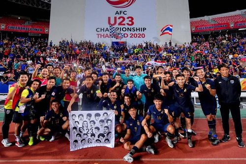 Người Thái ngất ngây: 'Kỳ tích vĩ đại của U23 Thái Lan'