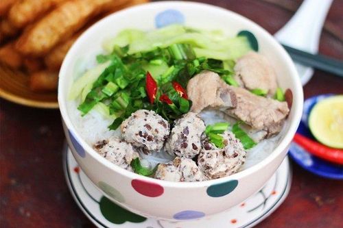 Điểm tâm nhanh gọn cho bữa sáng với bún mọc dọc mùng chuẩn vị