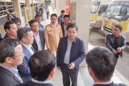 Bộ trưởng GTVT: Không để thiếu tàu, xe để chở người dân về quê ăn Tết