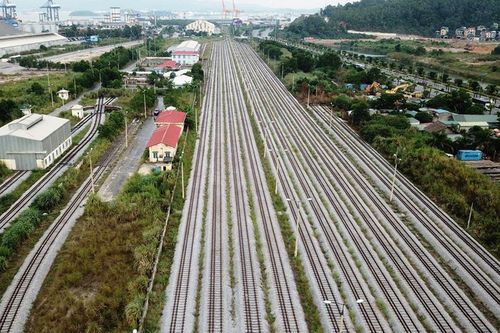 Địa phương 'than' đường sắt 7.600 tỷ treo 16 năm: Bộ Giao thông vẫn đang xem xét?