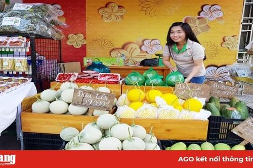 Nhiều sản phẩm đặc sản hấp dẫn tại 'Chợ Tết xanh' TP. Long Xuyên