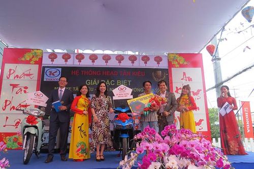 Trao giải chương trình khuyến mãi 'Mua xe Tân Kiều - quà nhiều thưởng lớn'