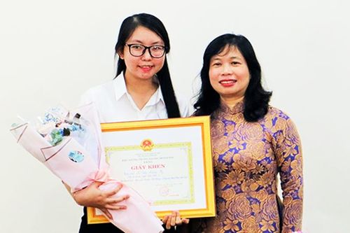 'Cô giáo tương lai' năng nổ hoạt động đoàn
