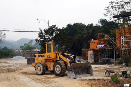 Thị trấn Phố Ràng: Trạm trộn bê tông 'mọc' trái phép hành dân