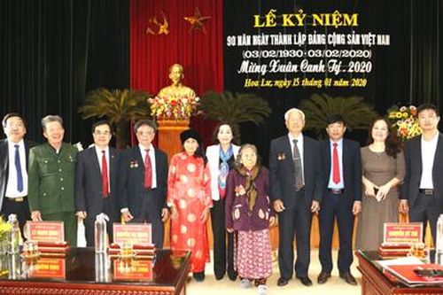 Huyện Hoa Lư kỷ niệm 90 năm ngày thành lập Đảng và mừng Xuân Canh Tý