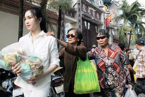 TP.HCMXúc động khóa tu cuối năm của đạo tràng người khiếm thị