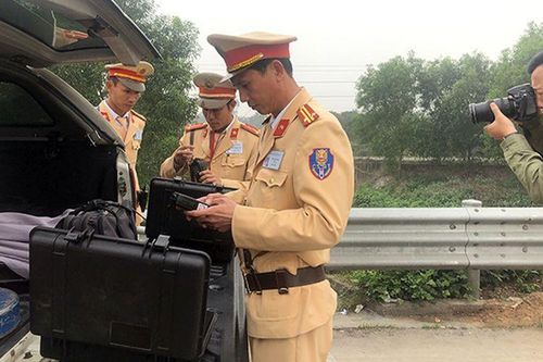 Từ hôm nay, dân có quyền ghi hình giám sát CSGT thực hiện nhiệm vụ