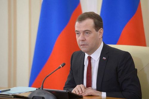 Thủ tướng Nga Dmitry Medvedev đệ đơn từ chức