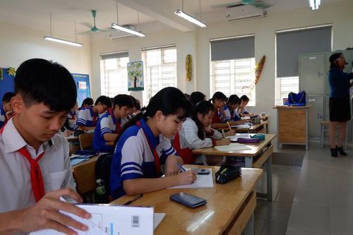 Lại sốt xình xịch chuyện 'học bạ siêu nhân' vào trường chuyên