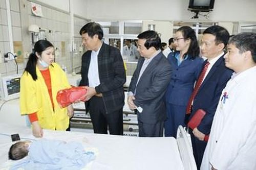 Bộ Y tế kiểm tra công tác phục vụ Tết Canh Tý tại Bệnh viện Bạch Mai