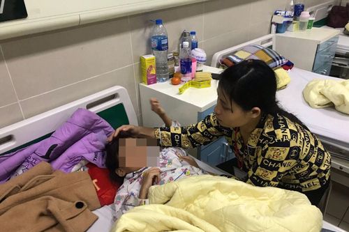 Phẫu thuật khẩn cấp thay van tim cho bé gái mắc bệnh hiểm nghèo