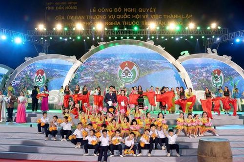 Công bố Nghị quyết thành lập thành phố Gia Nghĩa