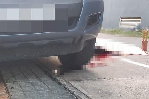 Người phụ nữ rơi từ tầng thượng chung cư xuống đất tử vong