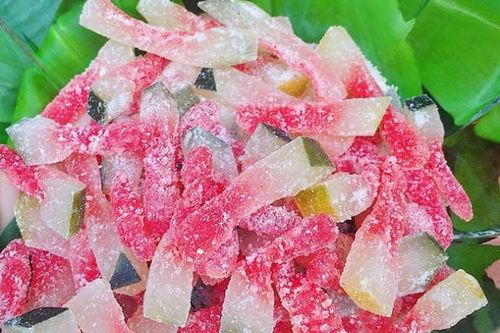 Chuyện lạ Hà thành, nhà giàu gom đồ 'bỏ đi' làm mứt Tết đãi khách