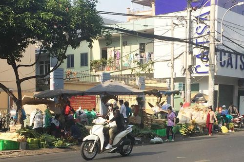 Khu chợ mỗi năm chỉ họp một lần ở Sài Gòn